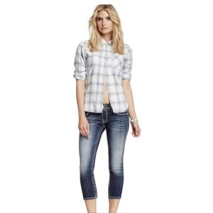 Vigoss Dark Wash The Dublin Capri Embellished Rear Pocket Size 7/8 21" Length